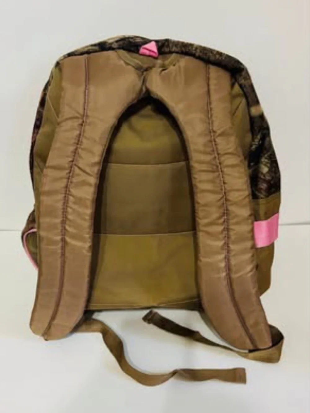 Women’s Realtree Fieldline Pro Series Backpack Camouflage With Light Pink Trim.